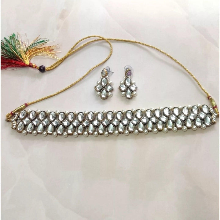 Kundan Choker Set in Mehendi Finish - Sparkleeng Jewels